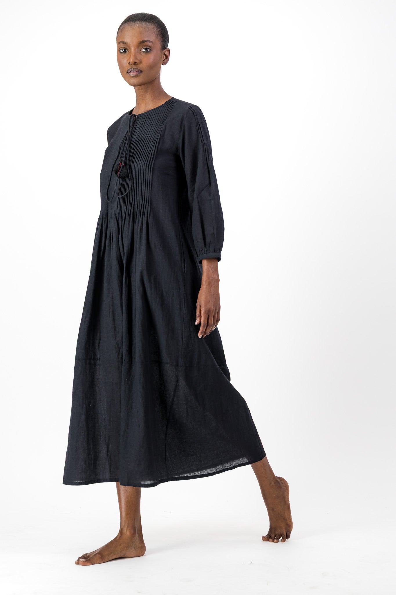 Handloom Long Pleated Kaftan - Black
